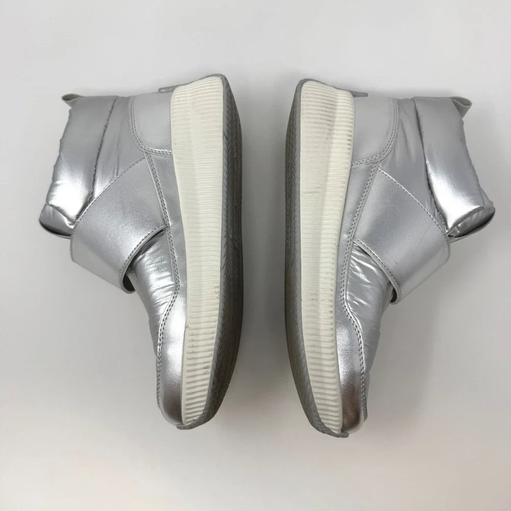 Nine West WNTUMBLE3 Silver Metallic Puffer Boot Sneakers Womens 7M Quilted Strap